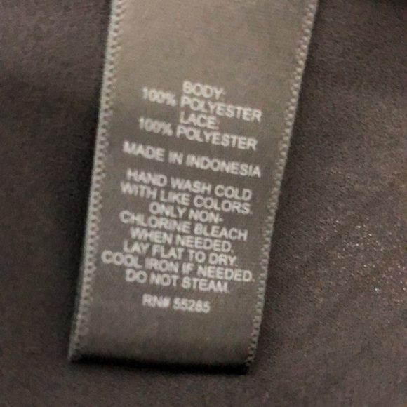 Express sheer cold shoulders - Picture 10 of 10